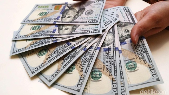 Total utang dunia mencapai US$300 triliun per Juni 2022. Jika dibagi jumlah populasi dunia, setiap orang berutang US$37.500.