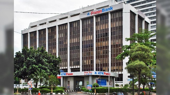KPK menggeledah kantor pusat Bank Panin dalam kasus dugaan hadiah atau janji terkait pemeriksaan perpajakan tahun 2016 dan 2017 pada Ditjen Pajak Kemenkeu.