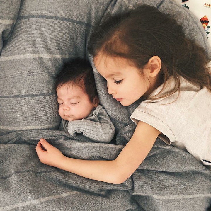 <p>Aww, sweet banget ya mereka. (Foto: Instagram/annybakhireva)</p>