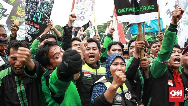 Menkominfo Rudiantara meminta sopir ojek online tak sering melakukan demonstrasi untuk menyampaikan aspirasi kepada pemerintah.