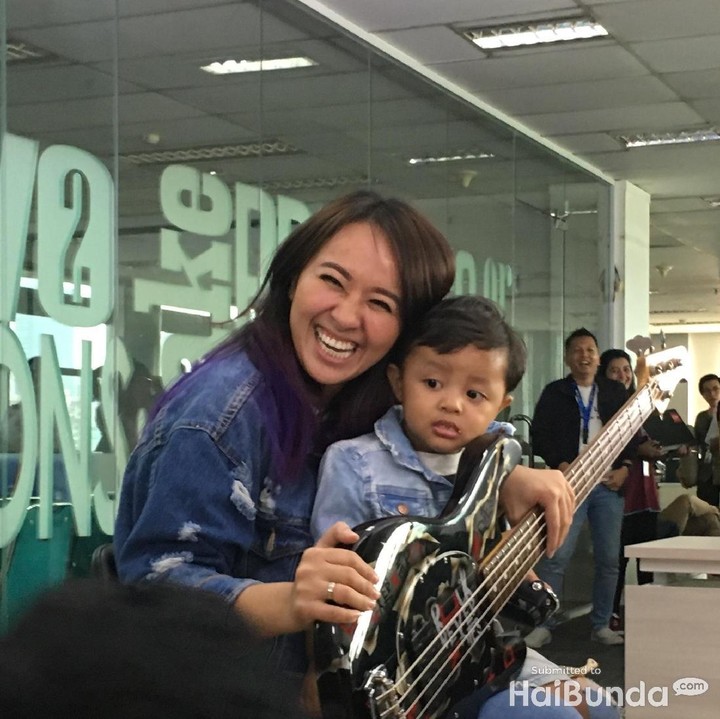 <p>Kalau yang ini Raja Sabdasaka Putra Firmansyah, putra dari Chua yang merupakan bassist 'Kotak'.</p>