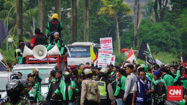 Perwakilan demonstrasi pengemudi ojek online mengusulkan tarif per kilometer moda tersebut senilai Rp3.200.
