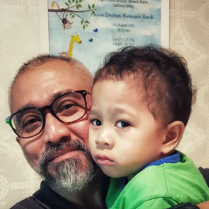 <p>Akino senyum dong, Nak. He-he. (Foto: Instagram/lukmansrd)</p>