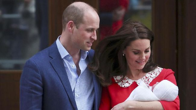 Ketiadaan Pangeran Charles untuk bertemu langsung dengan anak ketiga Kate Middleton dan Pangeran William disebut jadi sebab nama bayi itu belum diumumkan.
