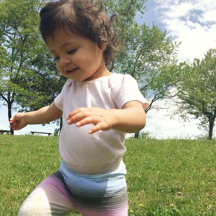 <p>Jasmine yang sekarang berusia 2 tahun sekarang lagi aktif-aktifnya lho. (Foto: Instagram/laurenhashianofficial)</p>