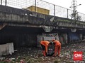 Sampah di Kolong Tol Wiyoto Wiyono Dibiarkan Sejak 1993