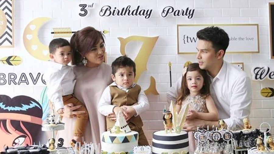 Keluarga Jonathan Frizzy Keluarga Jonathan Frizzy