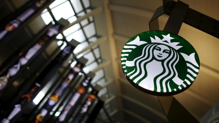 FILE PHOTO: A Starbucks store is seen inside the Tom Bradley terminal at LAX airport in Los Angeles, California, U.S. on October 27, 2015.   REUTERS/Lucy Nicholson