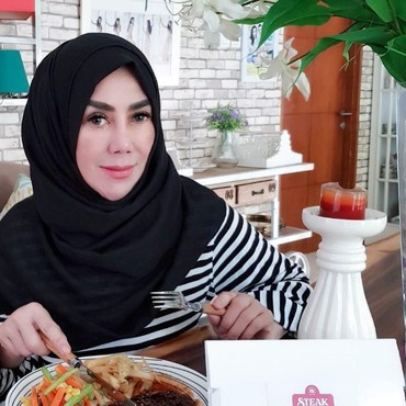 Doa Amy Qanita untuk Kesembuhan Mami Popon Nenek Raffi Ahmad