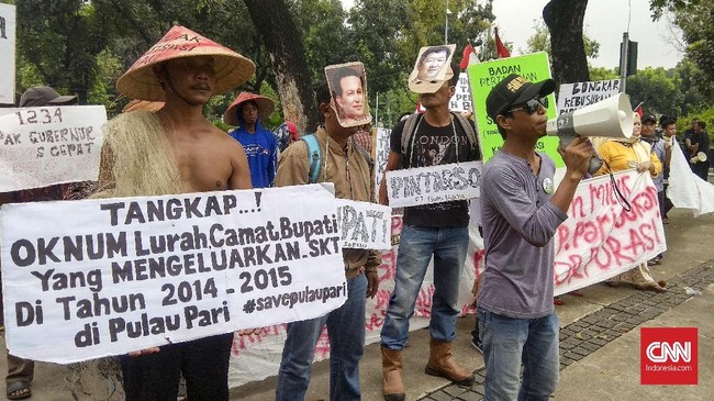 Warga Pulai Pari menuntut bertemu dengan Anies-Sandi dan mendesak pemprov DKI menindaklanjuti hasil Ombudsman terkait masalah sertifikasi tanah.
