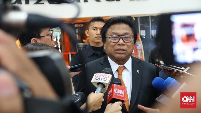 Akibat putusan Bawaslu, KPU tetap menggugurkan keinginan OSO menjadi Calon Anggota DPD pada Pemilu 2019 karena masih terdaftar sebagai anggota partai politik.