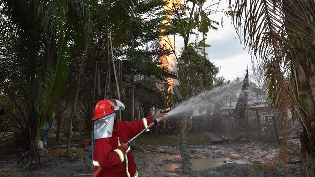 Menteri ESDM, Pertamina, dan SKK Migas, digugat Rp1,5 miliar atas sumur minyak yang terbakar di Blok Perlak, Aceh Timur.