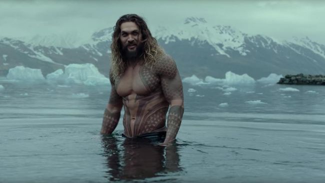 Aquaman: The Lost Kingdom dijadwalkan tayang tahun 2022 mendatang. Jason Momoa pamerkan kostum baru di sekuel tersebut.