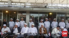 Daftar Tim 11 Ulama Alumni 212 yang Bertemu Jokowi di Bogor