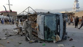 Tiga Bom Bunuh Diri Tewaskan Enam Polisi Pakistan