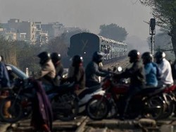 Tabrakan Fatal 3 KA di India, Ratusan Orang Tewas