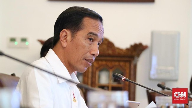 Presiden Joko Widodo menginstruksikan seluruh menteri ekonomi untuk memastikan tak ada penghambat daya saing ekspor mendatang.