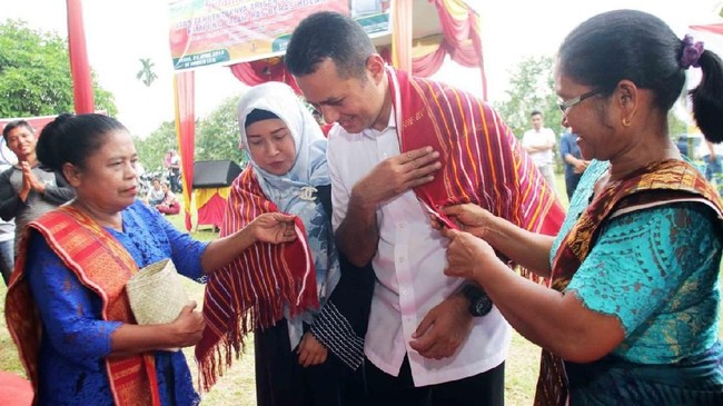 Wagub Sumut Musa Rajekshah, yang sempat dua kali diproses di Bawaslu terkait netralitas, mendampingi Cawalkot Bobby Nasution di debat akhir Pilkada 2020.