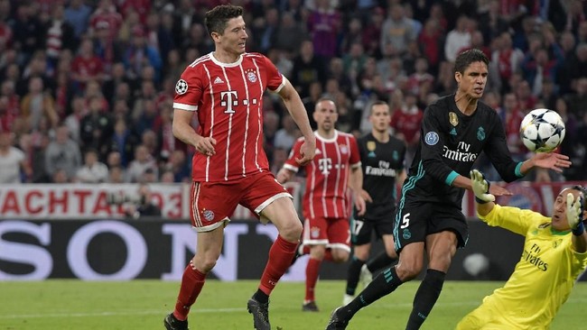 Ketidakberuntungan Bayern Munchen saat dikalahkan Real Madrid sudah tampak pada menit kedelapan saat Arjen Robben mengalami cedera.
