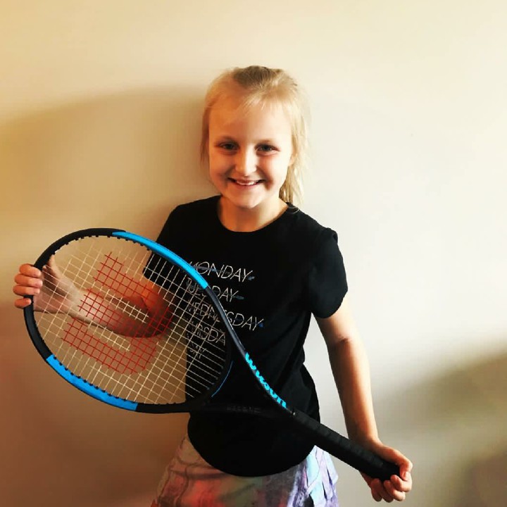 <p>Sebelum tanding tenis, pose dulu ah biar kece. (Foto: Instagram/sophie_lauren_tennis)</p>