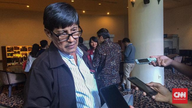 Perpres TKA Dinilai Tak Sesuai dengan UU Ketenagakerjaan Federasi Serikat Pekerja Tekstil, Sandang, dan Kulit (SPTK) menyebut Perpres TKA dan lima Permenaker tidak konsisten dengan UU tentang Ketenagakerjaan.