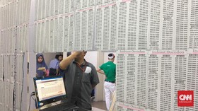 Hari Terakhir Registrasi, Pelanggan Datangi Gerai Operator