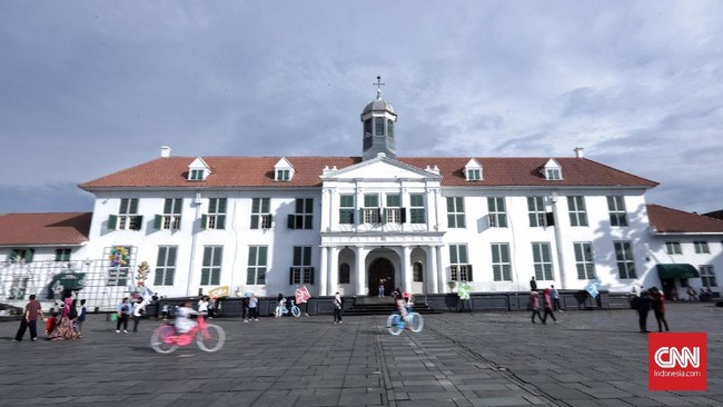 Pada hari kedua idul fitri, museum-museum di kawasan kota tua Jakarta beroperasi hingga pukul 20.00 WIB.