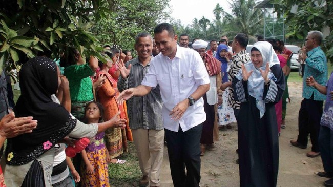 Bawaslu menyebut tindakan Wagub Sumut Ijeck mendoakan Bobby Nasution jadi Wali Kota Medan tak etis dan akan menelusuri potensi pelanggarannya.