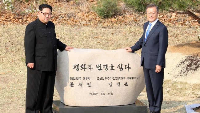 Penyamaan zona waktu dilakukan oleh Pemimpin Tertinggi Korea Utara Kim Jong-un usai menggelar pertemuan bersejarah dengan Presiden Korea Selatan pekan ini.