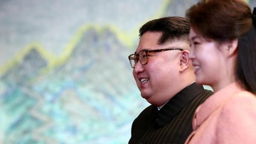 RI SOL JU MANTAN PENYANYI DAN PEMANDU SORAK