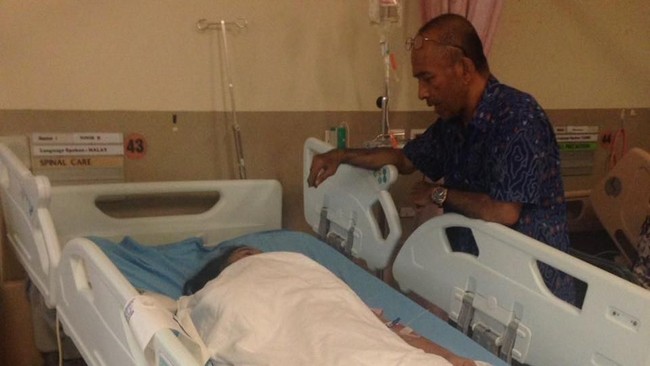 Viral kabar seorang TKI di Singapura jatuh saat membersihkan jendela dan disebut didorong majikan, namun KBRI memastikan ia tergelincir.
