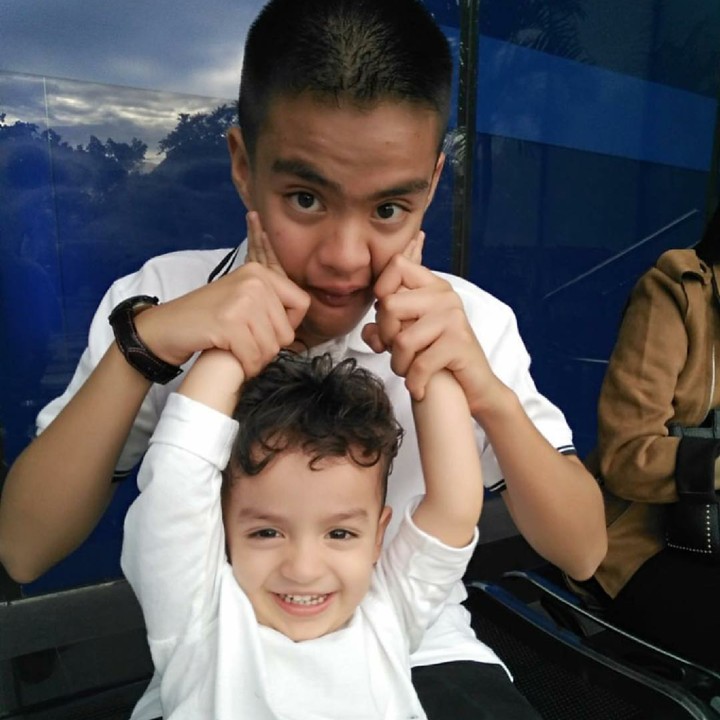 <p>Duh, si adik iseng banget sih. Hi-hi-hi. (Foto: Instagram/ferdyhasan)</p>