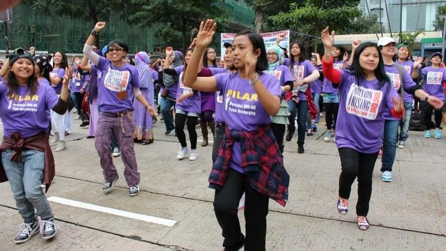 Migrant Care mengimbau menilai data pemilih yang ada di luar negeri perlu dimutakhirkan dengan akurat oleh penyelenggara pemilu.