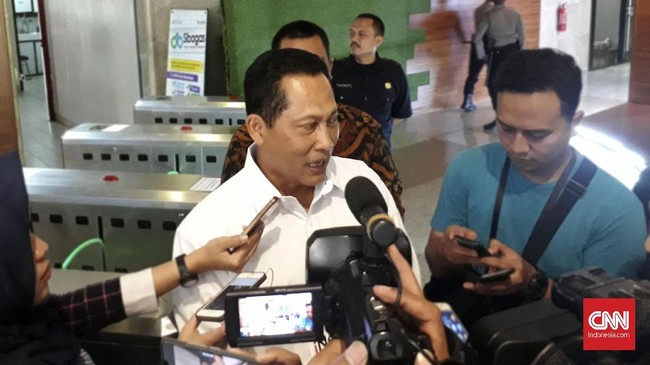 Presiden Joko Widodo meminta Perusahaan Umum Badan Urusan Logistik (Perum Bulog) untuk menjaga persediaan beras menjelang Ramadan.