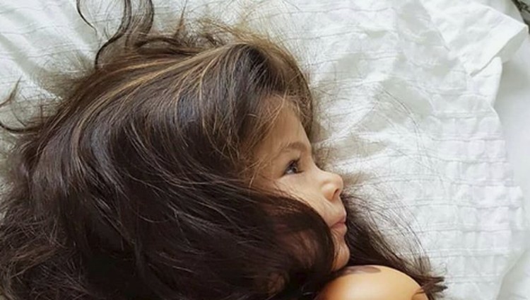 Wah, ada Rapunzel cilik nih.
