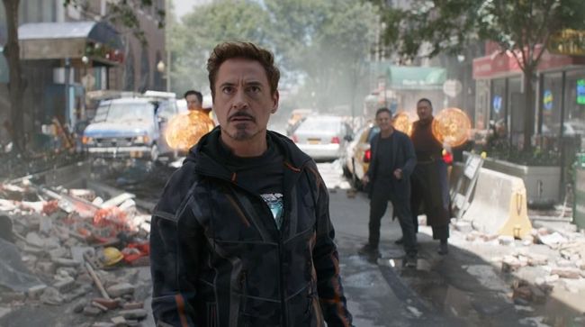 'Avengers: Infinity War' dilaporkan telah mengantongi Rp25 miliar di hari penayangan debutnya pada Rabu (25/4) lalu atau setara dengan 675 ribu tiket.