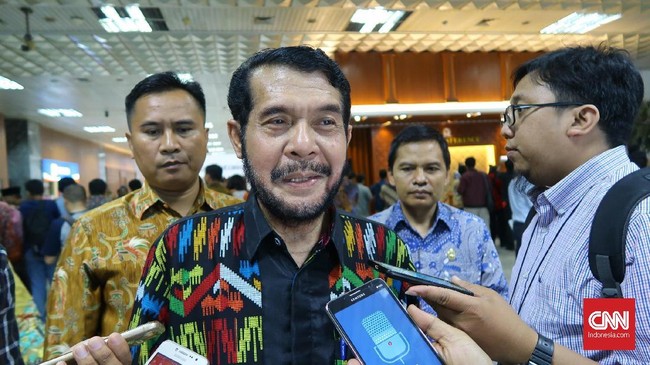 Ketua MK Anwar Usman enggan menanggapi polemik JK maju kembali jadi cawapres. Lembaga peradilan konstitusi menunggu jika ada yang mengajukan uji materi.