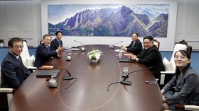 Setelah Bicara Empat Mata, Kim dan Moon Mulai Lagi Sesi Resmi