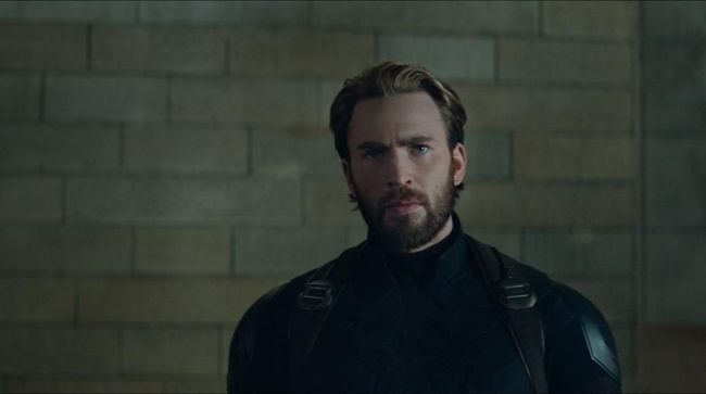 Steve Rogers alias Captain America juga lahir pada 4 Juli, seperti Hari Kemerdekaan Amerika Serikat.