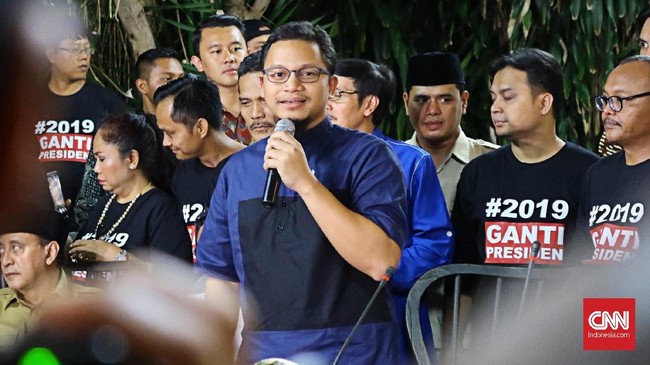 Wakil Ketua Umum Partai Amanat Nasional Hanafi Rais tidak menolak jika kedatangannya ke acara peresmian sekber jadi sinyal merapat ke kubu Prabowo.