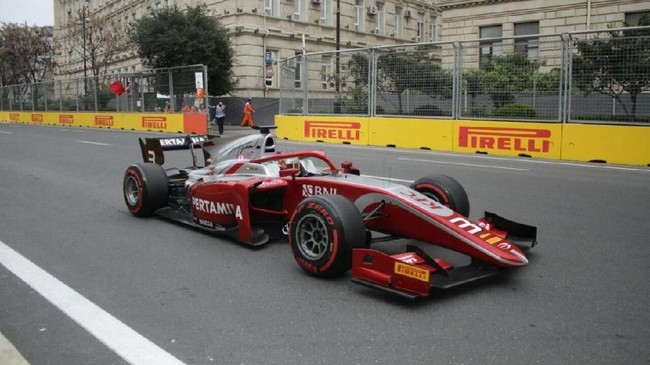 Mantan pebalap F1 Jean Alesi memuji penampilan Sean Gelael yang menjalani balapan feature yang berlangsung di Baku, Azerbaijan, Sabtu (28/4).