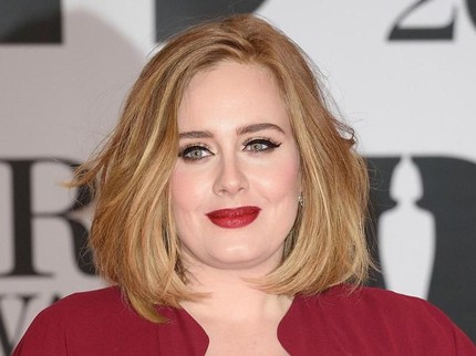Cerita Adele, Tetap Prioritaskan Anak Meski Sudah Bercerai