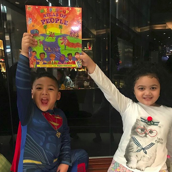 <p>Mana yang mirip Bunda KD dan mana yang mirip Ayah Raul nih, Bun? (Foto: Instagram/ @kellen.12)</p>