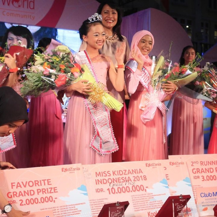 Inilah deretan pemenang ajang ini, mulai dari juara favorit sampai juara pertamanya. Selamat!<br /><br />