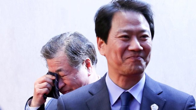 Kepala intelijen nasional Korsel, Suh Hoon dinilai menjadi tokoh penting yang mengatur kesuksesan pertemuan Kim Jong-un dan Moon Jae-in.