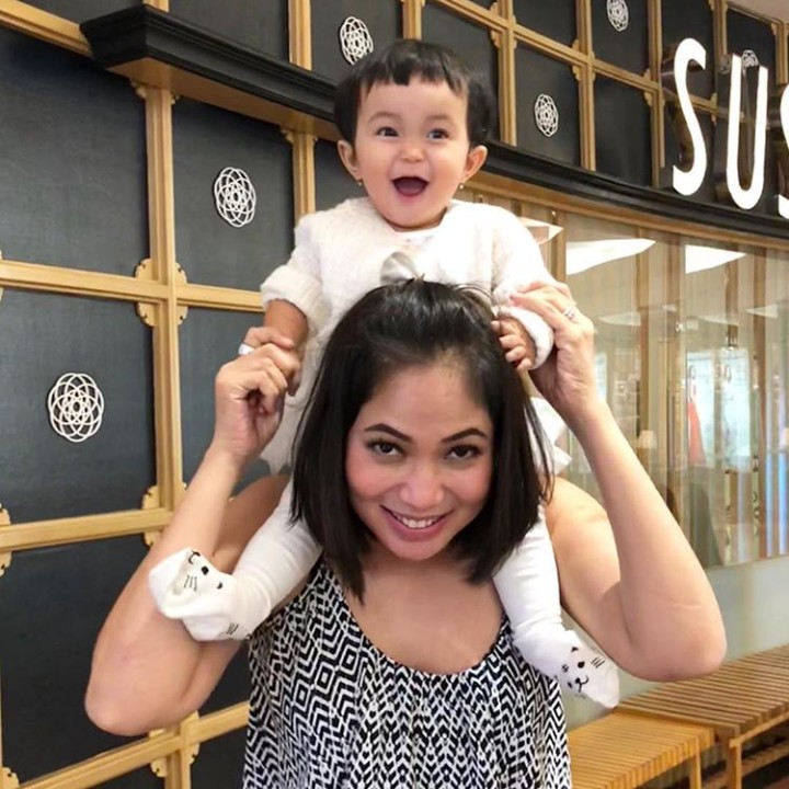 Asyiknya main sama mama... (Foto: Instagram @kinaryosihmoney)