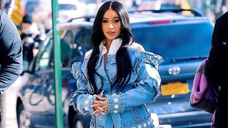 Rapper Cardi B mengaku ingin hibernasi di trimester ketiga kehamilannya. Pernah punya keinginan seperti ini, Bun?