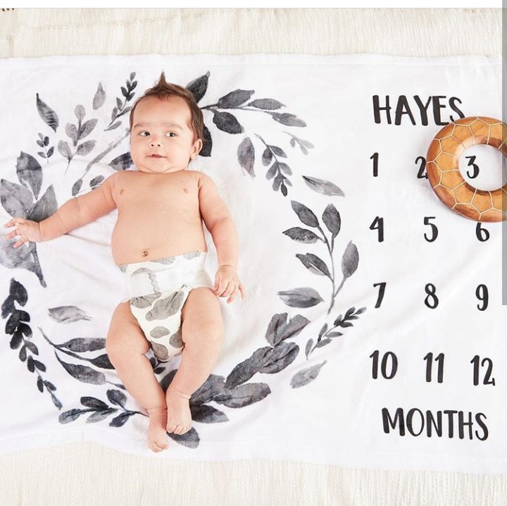 <p>Lucu ya ekspresi Hayes. (Foto: Instagram @jessicaalba)</p>