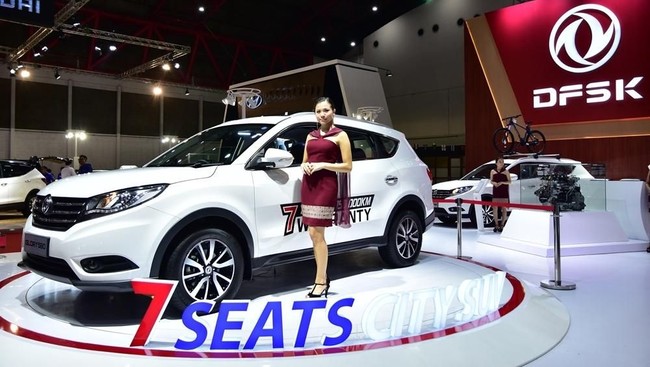 Mobil listrik itu berupa SUV yang desainnya masih konsep. Pilihan memperkenalkan SUV listrik sesuai dengan arah DFSK yang ingin fokus pada SUV di dalam negeri.