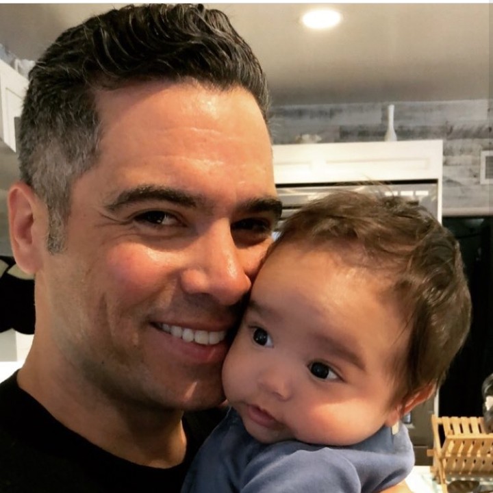 <p>Bersama ayah tercinta. (Foto: Instagram @jessicaalba)</p>